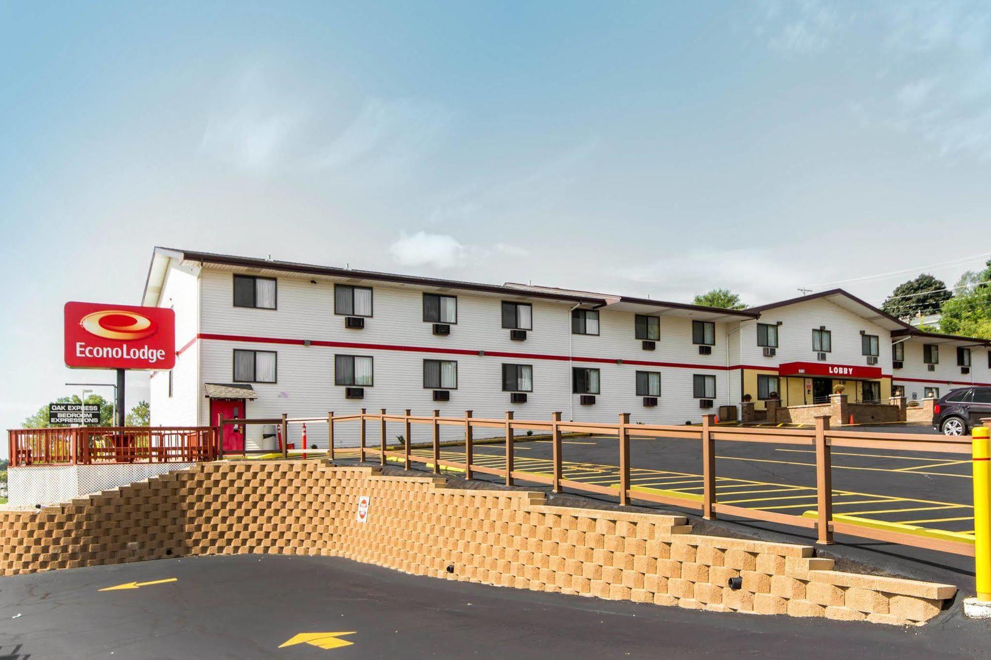 Econo Lodge Madison East Extérieur photo