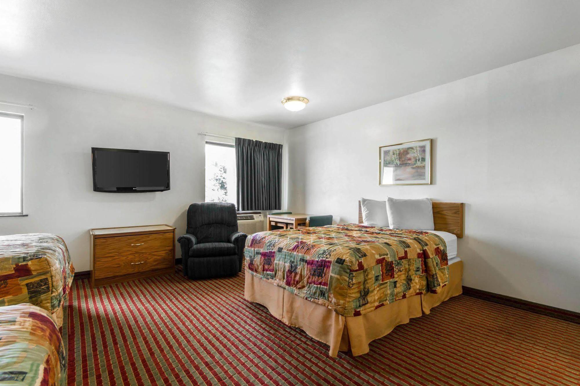 Econo Lodge Madison East Extérieur photo